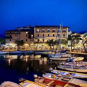 Ristorante Gardesana ***s Hotel Torri Del Benaco